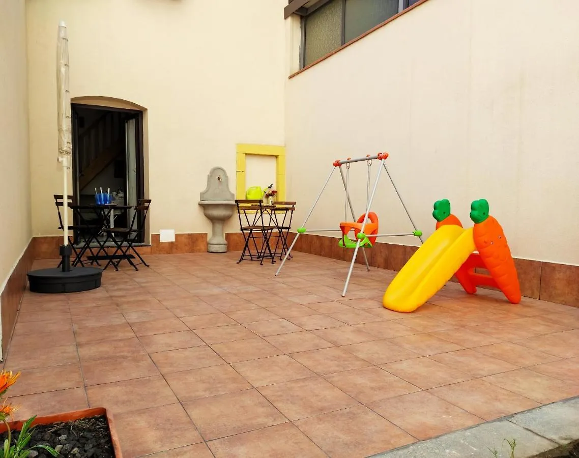 Appartamento Il Borghetto di Gigi Aeroporto di Catania Fontana Rossa 0*,  Italia